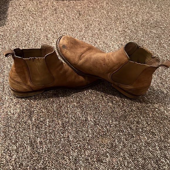 Chelsea Boots - Picture 3 of 5